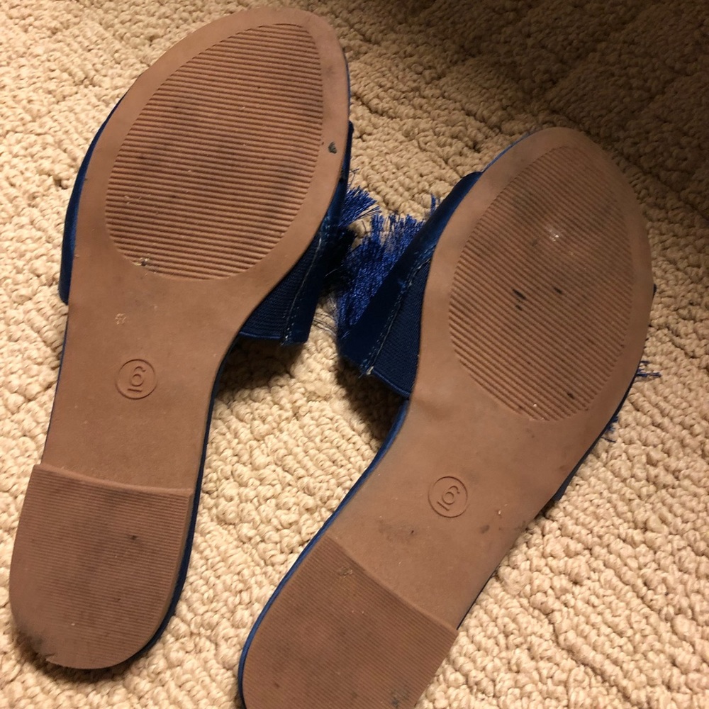 a new day Blue Slides with Fringe Size 6 - Picture 3 of 3